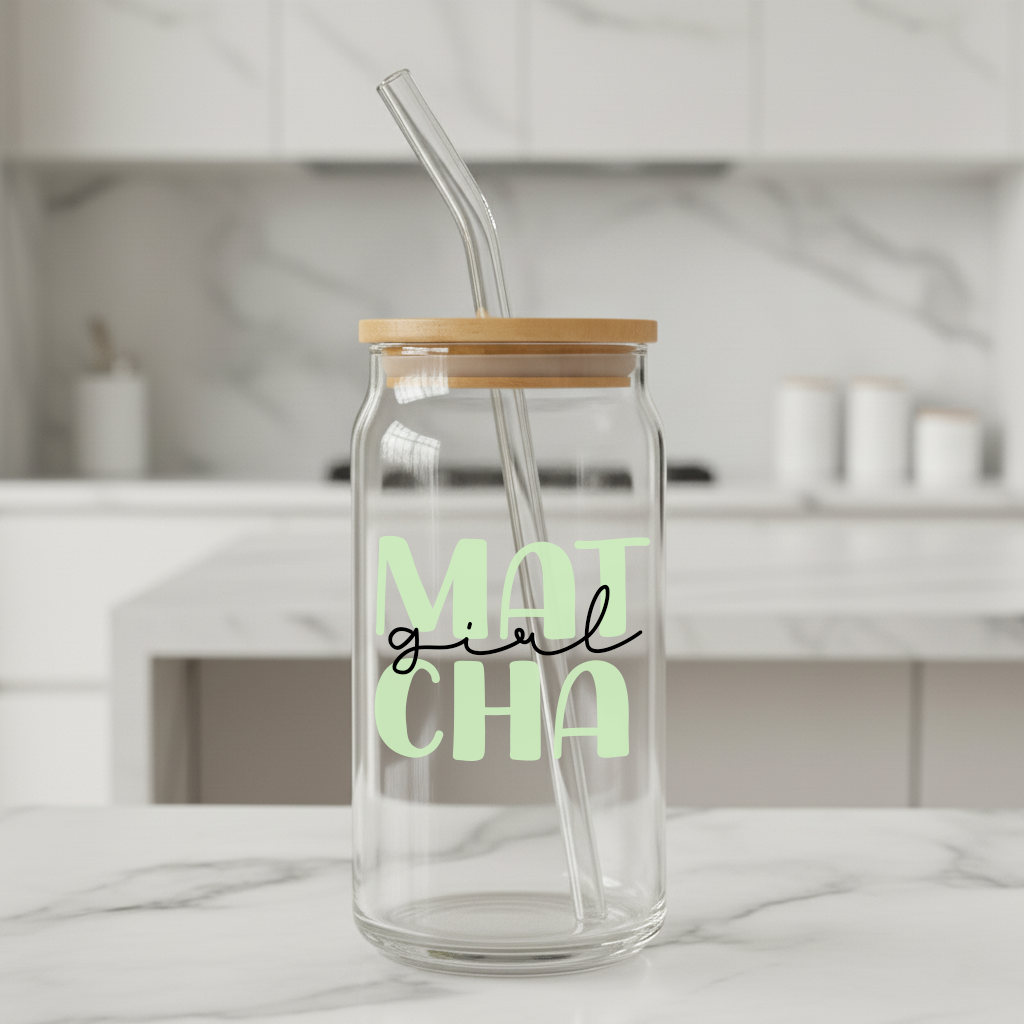 Matcha Girl Trinkglas 500ml mit Bambusdeckel und Glashalm